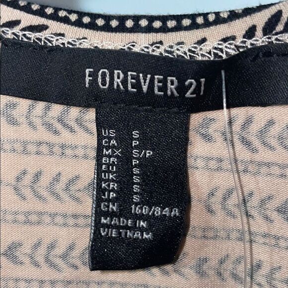 Patterned Black and Cream Women's outfit set - Picture 6 of 7